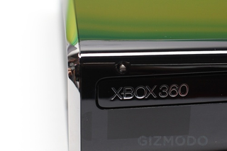 Illustration for article titled The New Xbox 360 in Person: So Glossy It Hurts